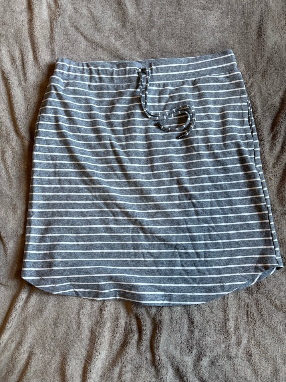 Cable & Gauge Gray and White Striped Drawstring Mini Skirt